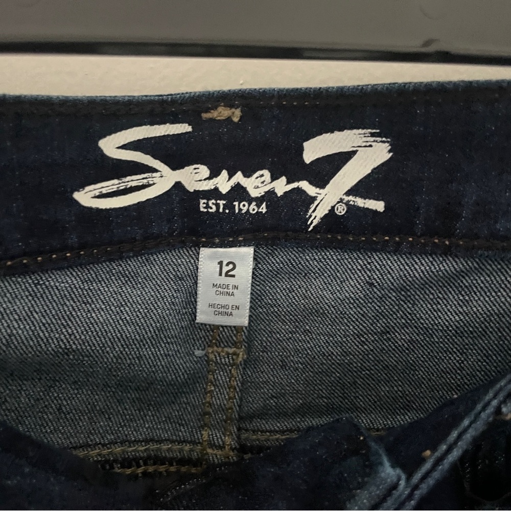 Seven7 Dark Wash Denim Jeans, NWT size 12 - Picture 4 of 5